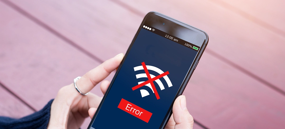 Pantalla de smartphone con un mensaje de error al no conectarse el WiFi